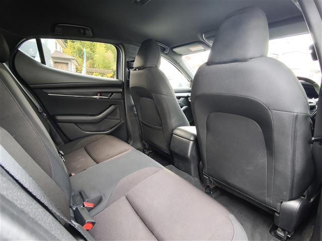 ＭＡＺＤＡ３ファストバック ＸＤプロアクティブ　ツーリングセレクション　純ナビ／Ｂカメラ／レーダークルコン／スマートブレーキサポート／ドライバーアテンションアラート／車線逸脱警報システム／ディスタンス＆スピードアラート／レーンキープ／ＢＳＭ／ＲＳＡ／シートヒーター／ＥＴＣ（17枚目）