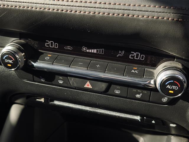 ＭＡＺＤＡ３ファストバック ＸＤプロアクティブ　ツーリングセレクション　純ナビ／Ｂカメラ／レーダークルコン／スマートブレーキサポート／ドライバーアテンションアラート／車線逸脱警報システム／ディスタンス＆スピードアラート／レーンキープ／ＢＳＭ／ＲＳＡ／シートヒーター／ＥＴＣ（22枚目）