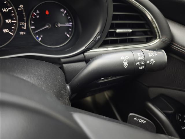 ＭＡＺＤＡ３ファストバック ＸＤプロアクティブ　ツーリングセレクション　純ナビ／Ｂカメラ／レーダークルコン／スマートブレーキサポート／ドライバーアテンションアラート／車線逸脱警報システム／ディスタンス＆スピードアラート／レーンキープ／ＢＳＭ／ＲＳＡ／シートヒーター／ＥＴＣ（27枚目）