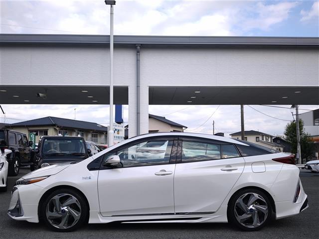 プリウスPHV Aプレミアムナビパッケージ モデリスタエアロ/モデリスタ18インチAW/充電プラグ車載/置くだけ充電/11.6インチT-Connectナビゲーションシステム/パノラミックビューモニター/LDA/BSM/HUD/ETC/ドラレコ(6枚目)