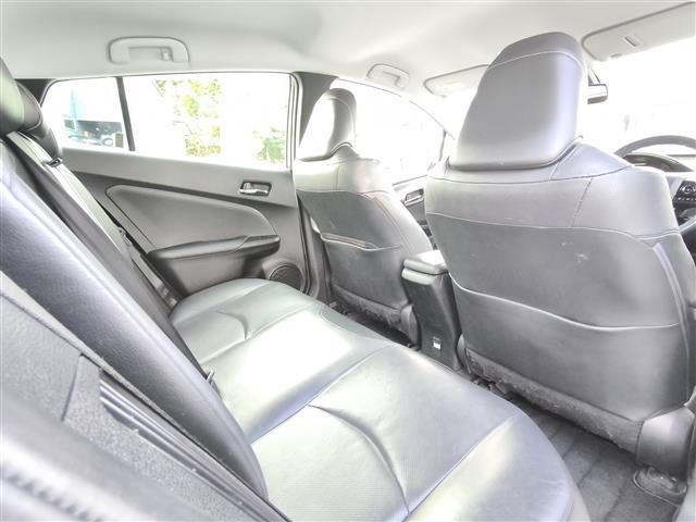 プリウスPHV Aプレミアムナビパッケージ モデリスタエアロ/モデリスタ18インチAW/充電プラグ車載/置くだけ充電/11.6インチT-Connectナビゲーションシステム/パノラミックビューモニター/LDA/BSM/HUD/ETC/ドラレコ(17枚目)