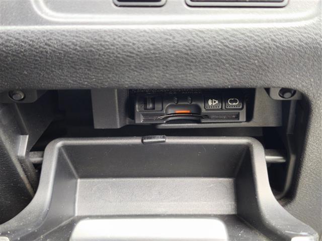 セレナ ハイウェイスター ワンオーナー/純正ナビ/後席モニター/両側パワースライドドア/オートパーキング/ビークルダイナミクスコントロール/デュアルエアコン/純正15インチアルミホイール/ドライブレコーダー/LEDライト(25枚目)