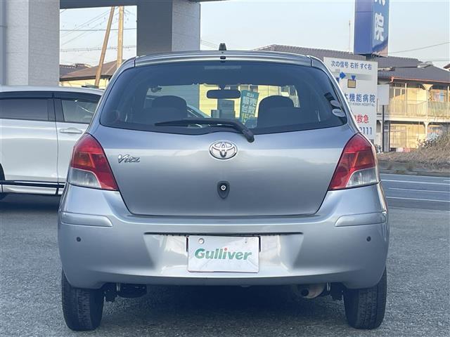 ヴィッツ F オーディオ/ETC/ドアバイザー/ウインカーミラー/コーナーポール/純正フロアマット/リモコンキー(5枚目)