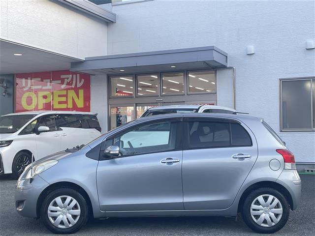 ヴィッツ F オーディオ/ETC/ドアバイザー/ウインカーミラー/コーナーポール/純正フロアマット/リモコンキー(6枚目)