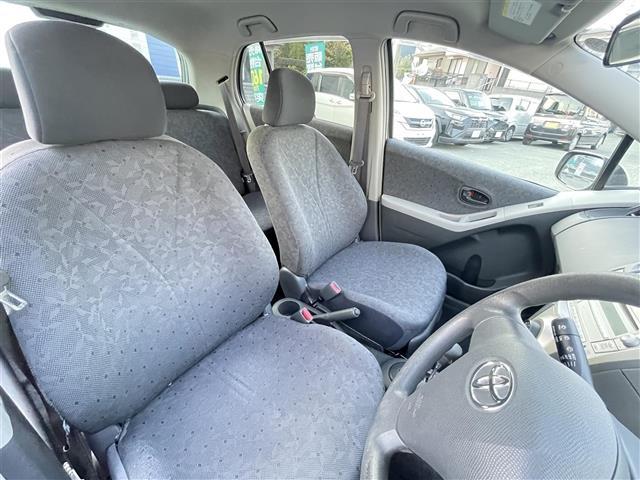 ヴィッツ F オーディオ/ETC/ドアバイザー/ウインカーミラー/コーナーポール/純正フロアマット/リモコンキー(12枚目)