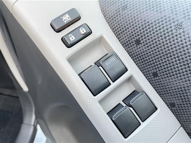 ヴィッツ F オーディオ/ETC/ドアバイザー/ウインカーミラー/コーナーポール/純正フロアマット/リモコンキー(21枚目)