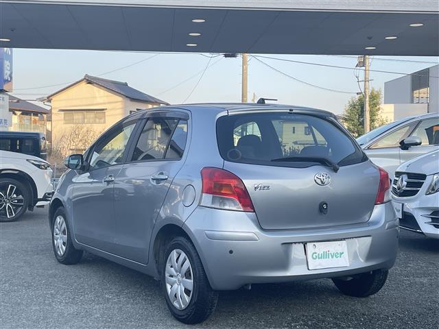 ヴィッツ F オーディオ/ETC/ドアバイザー/ウインカーミラー/コーナーポール/純正フロアマット/リモコンキー(24枚目)