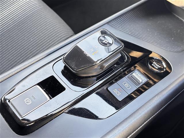 ノート X 純正ナビ/バックカメラ/エマージェンシブレーキ/車線逸脱警報/駐車支援/コーナーセンサー/オートハイビーム/オートLEDライト/フォグライト/純正ドライブレコーダー/ETC/フルセグTV(20枚目)