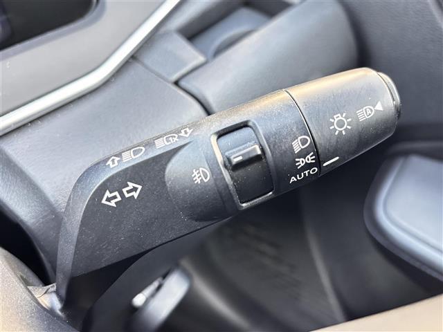 ノート X 純正ナビ/バックカメラ/エマージェンシブレーキ/車線逸脱警報/駐車支援/コーナーセンサー/オートハイビーム/オートLEDライト/フォグライト/純正ドライブレコーダー/ETC/フルセグTV(23枚目)