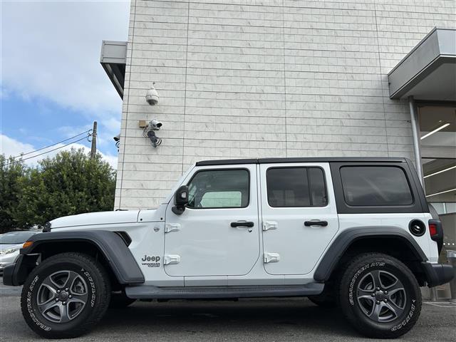 ジープ・ラングラーアンリミテッド スポーツ　禁煙　２０００ｃｃ　ターボ　ＤＵＮＬＯＰ／ＡＴタイヤ／２０２３年製　アップルカープレイ　Ｂｌｕｅｔｏｏｔｈ　パートタイム４ＷＤ　スマートキー　クルコン　フロント／サイド／バックカメラ　ＦＲドラレコ（8枚目）