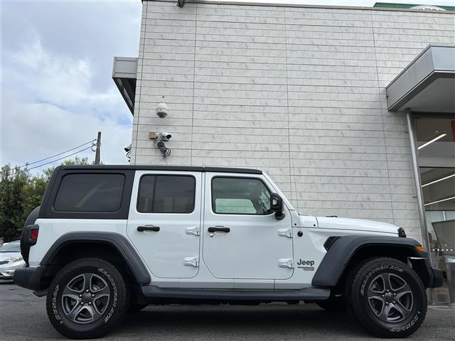 ジープ・ラングラーアンリミテッド スポーツ　禁煙　２０００ｃｃ　ターボ　ＤＵＮＬＯＰ／ＡＴタイヤ／２０２３年製　アップルカープレイ　Ｂｌｕｅｔｏｏｔｈ　パートタイム４ＷＤ　スマートキー　クルコン　フロント／サイド／バックカメラ　ＦＲドラレコ（9枚目）