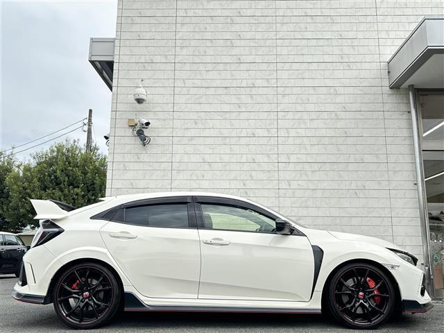 シビック タイプR ワンオーナー 禁煙車 ターボ クリフォードセキュリティ ナビTV バックカメラ Fドラレコ ETC 無限シフトノブ 純正20インチアルミ 専用brembo 専用スポーツシート LEDヘッドライト(4枚目)