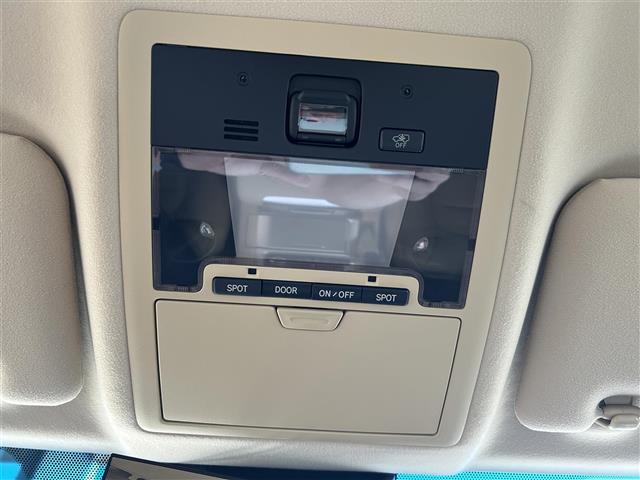 ランドクルーザー ＡＸ　Ｇセレクション　後期・禁煙・メーカーナビ・パノラミックビュー・ベージュレザー・シートヒーター・ステアリングヒーター・ウッドコンビステア・衝突軽減・追従クルコン・クロールコントロール・センターデフロック・ＬＥＤライト（16枚目）