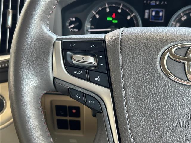 ランドクルーザー ＡＸ　Ｇセレクション　後期・禁煙・メーカーナビ・パノラミックビュー・ベージュレザー・シートヒーター・ステアリングヒーター・ウッドコンビステア・衝突軽減・追従クルコン・クロールコントロール・センターデフロック・ＬＥＤライト（18枚目）