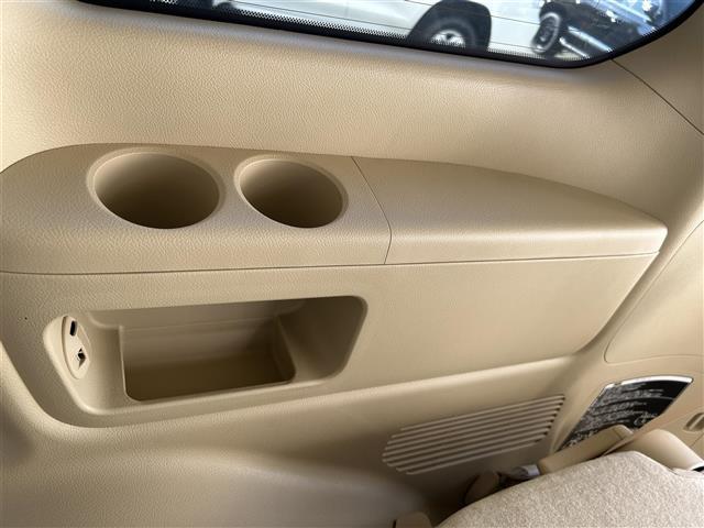 ランドクルーザー ＡＸ　Ｇセレクション　後期・禁煙・メーカーナビ・パノラミックビュー・ベージュレザー・シートヒーター・ステアリングヒーター・ウッドコンビステア・衝突軽減・追従クルコン・クロールコントロール・センターデフロック・ＬＥＤライト（30枚目）