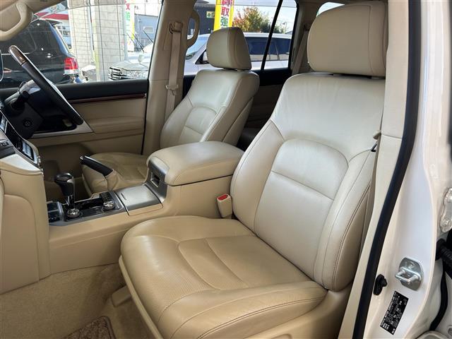 ランドクルーザー ＡＸ　Ｇセレクション　後期・禁煙・メーカーナビ・パノラミックビュー・ベージュレザー・シートヒーター・ステアリングヒーター・ウッドコンビステア・衝突軽減・追従クルコン・クロールコントロール・センターデフロック・ＬＥＤライト（33枚目）