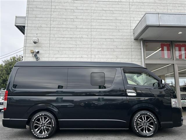 ハイエースワゴン GL 禁煙 4WD ベッドキット フローリングフロア ZERO break16インチ グッドイヤータイヤ ナビTV 後席モニター 電動スライド 黒木目インテリア コンビステア クリフォードセキュリティ(4枚目)