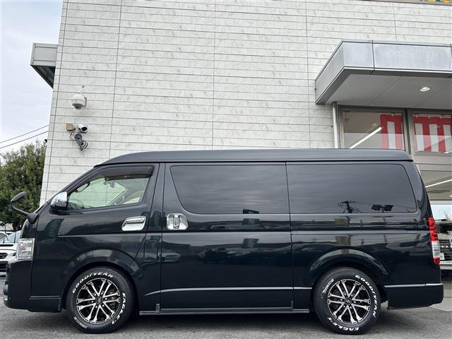 ハイエースワゴン GL 禁煙 4WD ベッドキット フローリングフロア ZERO break16インチ グッドイヤータイヤ ナビTV 後席モニター 電動スライド 黒木目インテリア コンビステア クリフォードセキュリティ(5枚目)