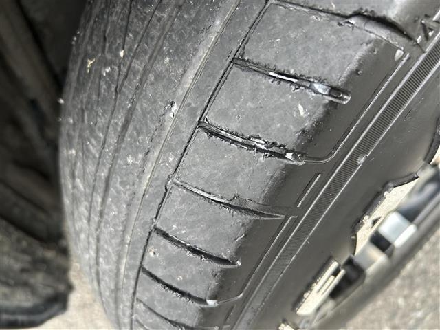 ハイエースワゴン GL 禁煙 4WD ベッドキット フローリングフロア ZERO break16インチ グッドイヤータイヤ ナビTV 後席モニター 電動スライド 黒木目インテリア コンビステア クリフォードセキュリティ(38枚目)