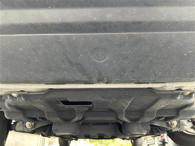 ハイエースワゴン GL 禁煙 4WD ベッドキット フローリングフロア ZERO break16インチ グッドイヤータイヤ ナビTV 後席モニター 電動スライド 黒木目インテリア コンビステア クリフォードセキュリティ(39枚目)