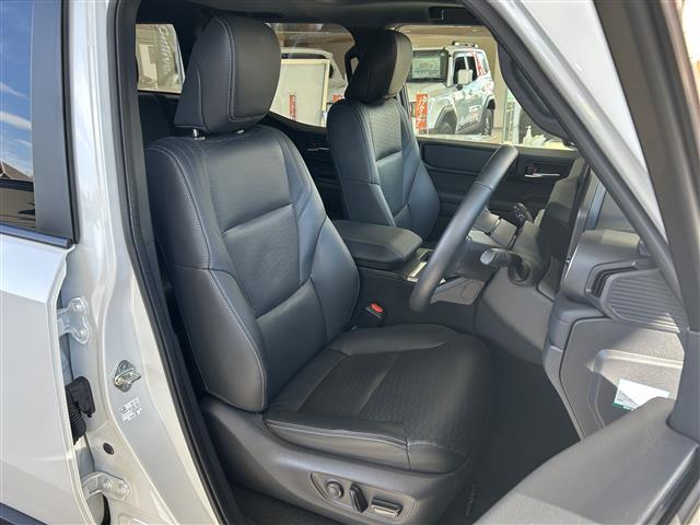 ランドクルーザー250 VX ワンオーナー・禁煙・モデリスタPKG・角目LED・モデリスタPKG・サンルーフ・レザー・シートヒーター/クーラー・パノラミックビュー・パワーバックドア・デジタルミラー・コーナーセンサー・ルーフレール(27枚目)