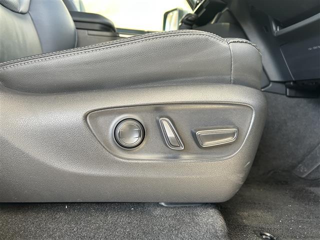 ランドクルーザー250 VX ワンオーナー・禁煙・モデリスタPKG・角目LED・モデリスタPKG・サンルーフ・レザー・シートヒーター/クーラー・パノラミックビュー・パワーバックドア・デジタルミラー・コーナーセンサー・ルーフレール(29枚目)