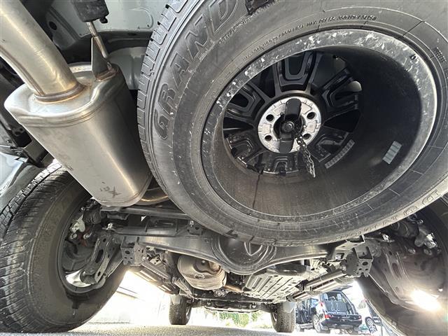 ランドクルーザー250 VX ワンオーナー・禁煙・モデリスタPKG・角目LED・モデリスタPKG・サンルーフ・レザー・シートヒーター/クーラー・パノラミックビュー・パワーバックドア・デジタルミラー・コーナーセンサー・ルーフレール(40枚目)