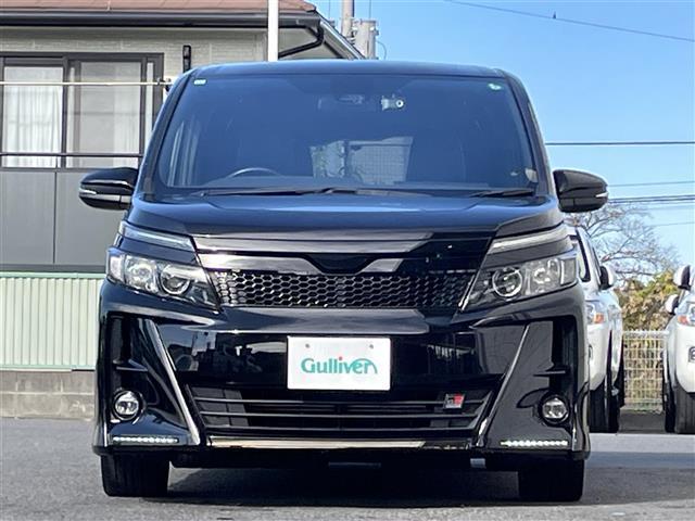 ヴォクシー ＺＳ　ＧＲスポーツ　ワンオーナー　禁煙　９型ナビＴＶ　プリクラッシュセーフティ　レーンキープ　両側電動ドア　バックドアイージークローズ　専用１８インチアルミ　ＬＥＤライト　オートハイビーム　専用ハーフレザーシート（2枚目）