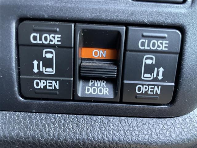 ヴォクシー ＺＳ　ＧＲスポーツ　ワンオーナー　禁煙　９型ナビＴＶ　プリクラッシュセーフティ　レーンキープ　両側電動ドア　バックドアイージークローズ　専用１８インチアルミ　ＬＥＤライト　オートハイビーム　専用ハーフレザーシート（13枚目）