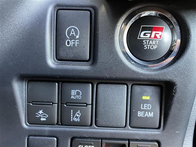 ヴォクシー ＺＳ　ＧＲスポーツ　ワンオーナー　禁煙　９型ナビＴＶ　プリクラッシュセーフティ　レーンキープ　両側電動ドア　バックドアイージークローズ　専用１８インチアルミ　ＬＥＤライト　オートハイビーム　専用ハーフレザーシート（14枚目）