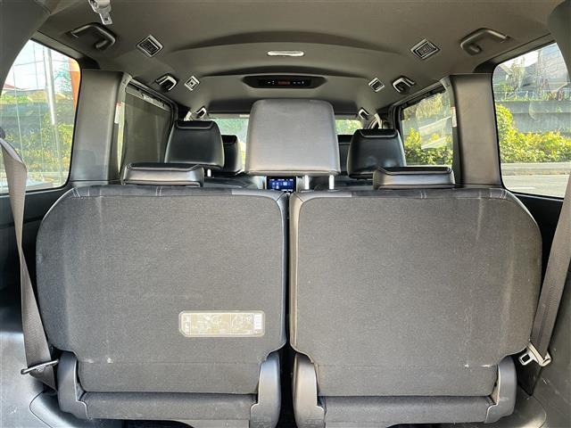 ヴォクシー ＺＳ　ＧＲスポーツ　ワンオーナー　禁煙　９型ナビＴＶ　プリクラッシュセーフティ　レーンキープ　両側電動ドア　バックドアイージークローズ　専用１８インチアルミ　ＬＥＤライト　オートハイビーム　専用ハーフレザーシート（29枚目）