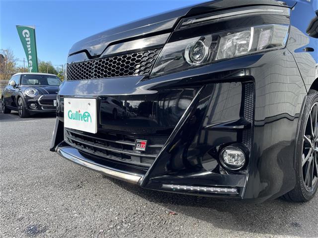 ヴォクシー ＺＳ　ＧＲスポーツ　ワンオーナー　禁煙　９型ナビＴＶ　プリクラッシュセーフティ　レーンキープ　両側電動ドア　バックドアイージークローズ　専用１８インチアルミ　ＬＥＤライト　オートハイビーム　専用ハーフレザーシート（32枚目）