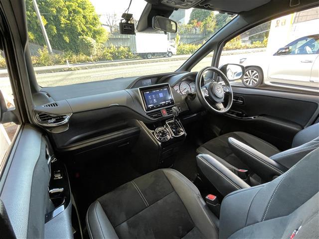 ヴォクシー ＺＳ　ＧＲスポーツ　ワンオーナー　禁煙　９型ナビＴＶ　プリクラッシュセーフティ　レーンキープ　両側電動ドア　バックドアイージークローズ　専用１８インチアルミ　ＬＥＤライト　オートハイビーム　専用ハーフレザーシート（33枚目）