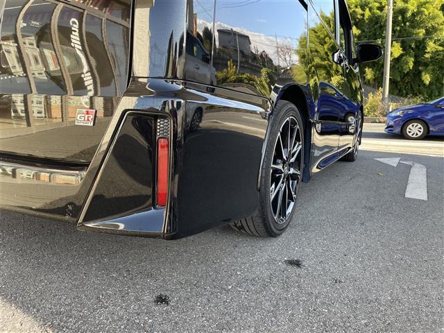 ヴォクシー ＺＳ　ＧＲスポーツ　ワンオーナー　禁煙　９型ナビＴＶ　プリクラッシュセーフティ　レーンキープ　両側電動ドア　バックドアイージークローズ　専用１８インチアルミ　ＬＥＤライト　オートハイビーム　専用ハーフレザーシート（35枚目）