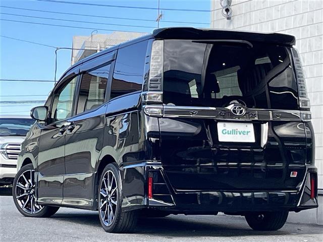 ヴォクシー ＺＳ　ＧＲスポーツ　ワンオーナー　禁煙　９型ナビＴＶ　プリクラッシュセーフティ　レーンキープ　両側電動ドア　バックドアイージークローズ　専用１８インチアルミ　ＬＥＤライト　オートハイビーム　専用ハーフレザーシート（43枚目）