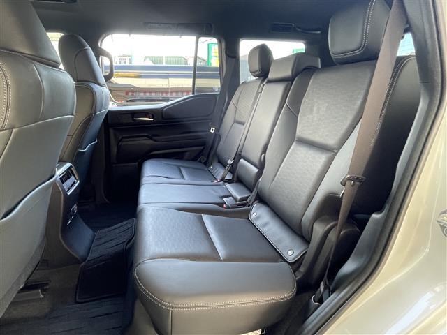 ランドクルーザー250 VX ワンオーナー 禁煙 OP丸目LEDライト ZX20インチアルミ サンルーフ 黒レザー シートヒーター/クーラー パワーバックドア パノラミックビューモニター デジタルミラー 衝突軽減 追従クルコン(30枚目)