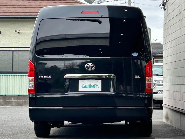 ハイエースワゴン ＧＬ　１オナ　禁煙　４ＷＤ　ベッドキット　フローリングフロア　ＺＥＲＯ　ｂｒｅａｋ１６インチ　グッドイヤータイヤ　ナビ　後席モニター　電動スライド　黒木目インテリア　コンビステア　クリフォードセキュリティ（12枚目）