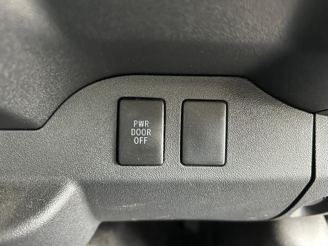ハイエースワゴン ＧＬ　１オナ　禁煙　４ＷＤ　ベッドキット　フローリングフロア　ＺＥＲＯ　ｂｒｅａｋ１６インチ　グッドイヤータイヤ　ナビ　後席モニター　電動スライド　黒木目インテリア　コンビステア　クリフォードセキュリティ（23枚目）