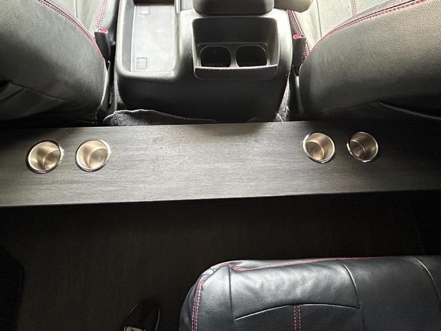 ハイエースワゴン ＧＬ　１オナ　禁煙　４ＷＤ　ベッドキット　フローリングフロア　ＺＥＲＯ　ｂｒｅａｋ１６インチ　グッドイヤータイヤ　ナビ　後席モニター　電動スライド　黒木目インテリア　コンビステア　クリフォードセキュリティ（36枚目）