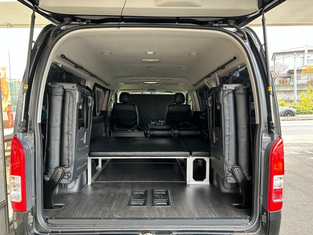 ハイエースワゴン ＧＬ　１オナ　禁煙　４ＷＤ　ベッドキット　フローリングフロア　ＺＥＲＯ　ｂｒｅａｋ１６インチ　グッドイヤータイヤ　ナビ　後席モニター　電動スライド　黒木目インテリア　コンビステア　クリフォードセキュリティ（38枚目）