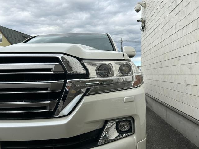 ランドクルーザー ZX 後期 禁煙 純正エアロキット メーカーナビ 後席モニタ 後期・禁煙・純正エアロキット・メーカーナビ・パノラミックビューモニター・後席モニター・ブラインドスポット・サンルーフ・レザー・シートヒーター/クーラー・ステアヒーター・衝突軽減・追従クルコン(11枚目)