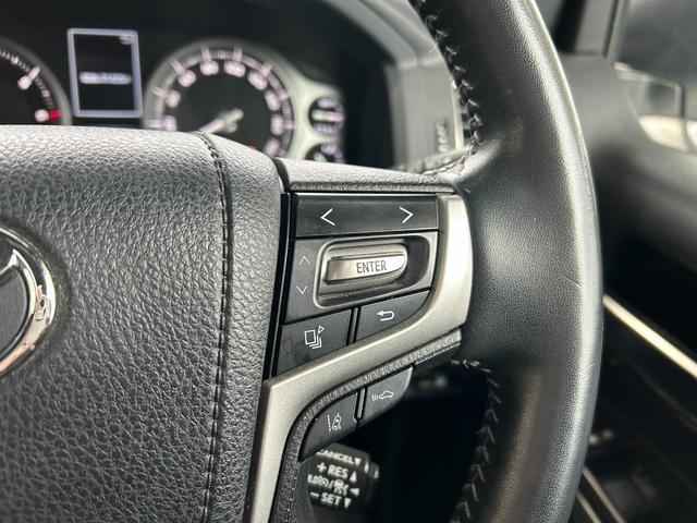 ランドクルーザー ZX 後期 禁煙 純正エアロキット メーカーナビ 後席モニタ 後期・禁煙・純正エアロキット・メーカーナビ・パノラミックビューモニター・後席モニター・ブラインドスポット・サンルーフ・レザー・シートヒーター/クーラー・ステアヒーター・衝突軽減・追従クルコン(15枚目)