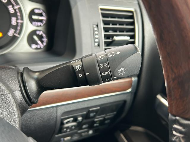 ランドクルーザー ZX 後期 禁煙 純正エアロキット メーカーナビ 後席モニタ 後期・禁煙・純正エアロキット・メーカーナビ・パノラミックビューモニター・後席モニター・ブラインドスポット・サンルーフ・レザー・シートヒーター/クーラー・ステアヒーター・衝突軽減・追従クルコン(17枚目)