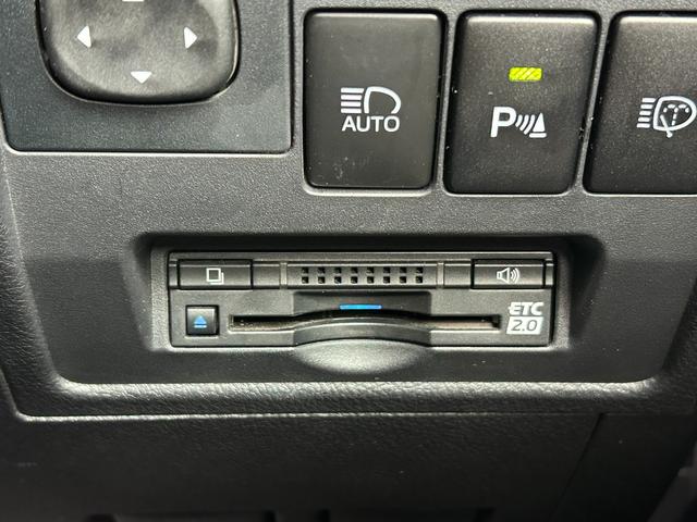 ランドクルーザー ZX 後期 禁煙 純正エアロキット メーカーナビ 後席モニタ 後期・禁煙・純正エアロキット・メーカーナビ・パノラミックビューモニター・後席モニター・ブラインドスポット・サンルーフ・レザー・シートヒーター/クーラー・ステアヒーター・衝突軽減・追従クルコン(22枚目)