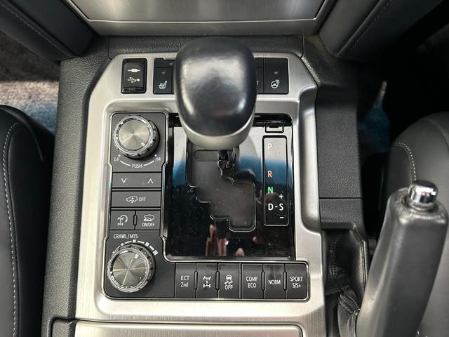 ランドクルーザー ZX 後期 禁煙 純正エアロキット メーカーナビ 後席モニタ 後期・禁煙・純正エアロキット・メーカーナビ・パノラミックビューモニター・後席モニター・ブラインドスポット・サンルーフ・レザー・シートヒーター/クーラー・ステアヒーター・衝突軽減・追従クルコン(30枚目)