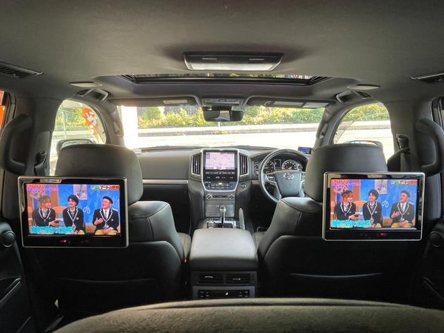 ランドクルーザー ZX G-フロンティア 後期 禁煙 モデリスタエアロ 後席M 特別仕様車・後期・禁煙・車検2年・モデリスタエアロ・メーカーナビ/後席モニター・クールBOX・ルーフレール・パノラミックビュー・ブラインドスポット・センターデフロック・衝突軽減・追従クルコン(3枚目)