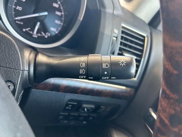 ランドクルーザー ＺＸ　中期　禁煙　モデリスタエアロキット　ＪＡＯＳ２０インチ　中期・禁煙車・車検Ｒ９年６月・モデリスタエアロキット・ＪＡＯＳ２０インチ・ガナドールマフラー・レーダークルコン・ナビ／後席モニター／ルーフレール・サンルーフ・レザー・シートヒーター／クーラー（24枚目）