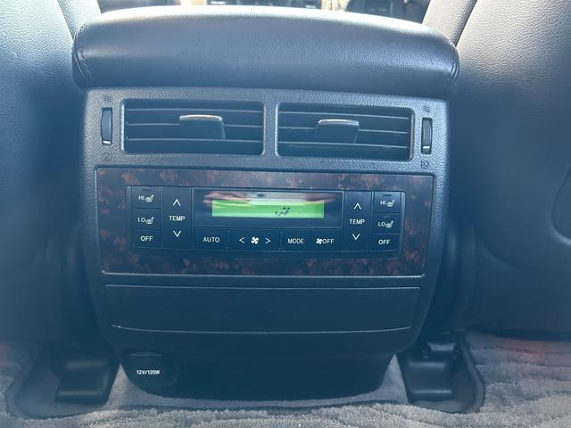 ランドクルーザー ＺＸ　中期　禁煙　モデリスタエアロキット　ＪＡＯＳ２０インチ　中期・禁煙車・車検Ｒ９年６月・モデリスタエアロキット・ＪＡＯＳ２０インチ・ガナドールマフラー・レーダークルコン・ナビ／後席モニター／ルーフレール・サンルーフ・レザー・シートヒーター／クーラー（34枚目）