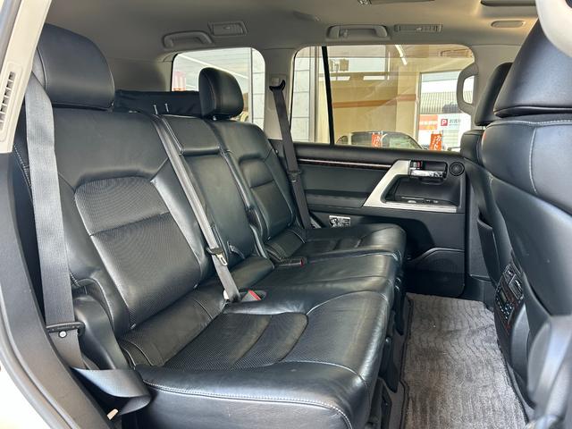 ランドクルーザー ＺＸ　中期　禁煙　モデリスタエアロキット　ＪＡＯＳ２０インチ　中期・禁煙車・車検Ｒ９年６月・モデリスタエアロキット・ＪＡＯＳ２０インチ・ガナドールマフラー・レーダークルコン・ナビ／後席モニター／ルーフレール・サンルーフ・レザー・シートヒーター／クーラー（37枚目）