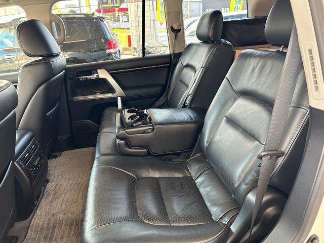 ランドクルーザー ＺＸ　中期　禁煙　モデリスタエアロキット　ＪＡＯＳ２０インチ　中期・禁煙車・車検Ｒ９年６月・モデリスタエアロキット・ＪＡＯＳ２０インチ・ガナドールマフラー・レーダークルコン・ナビ／後席モニター／ルーフレール・サンルーフ・レザー・シートヒーター／クーラー（40枚目）